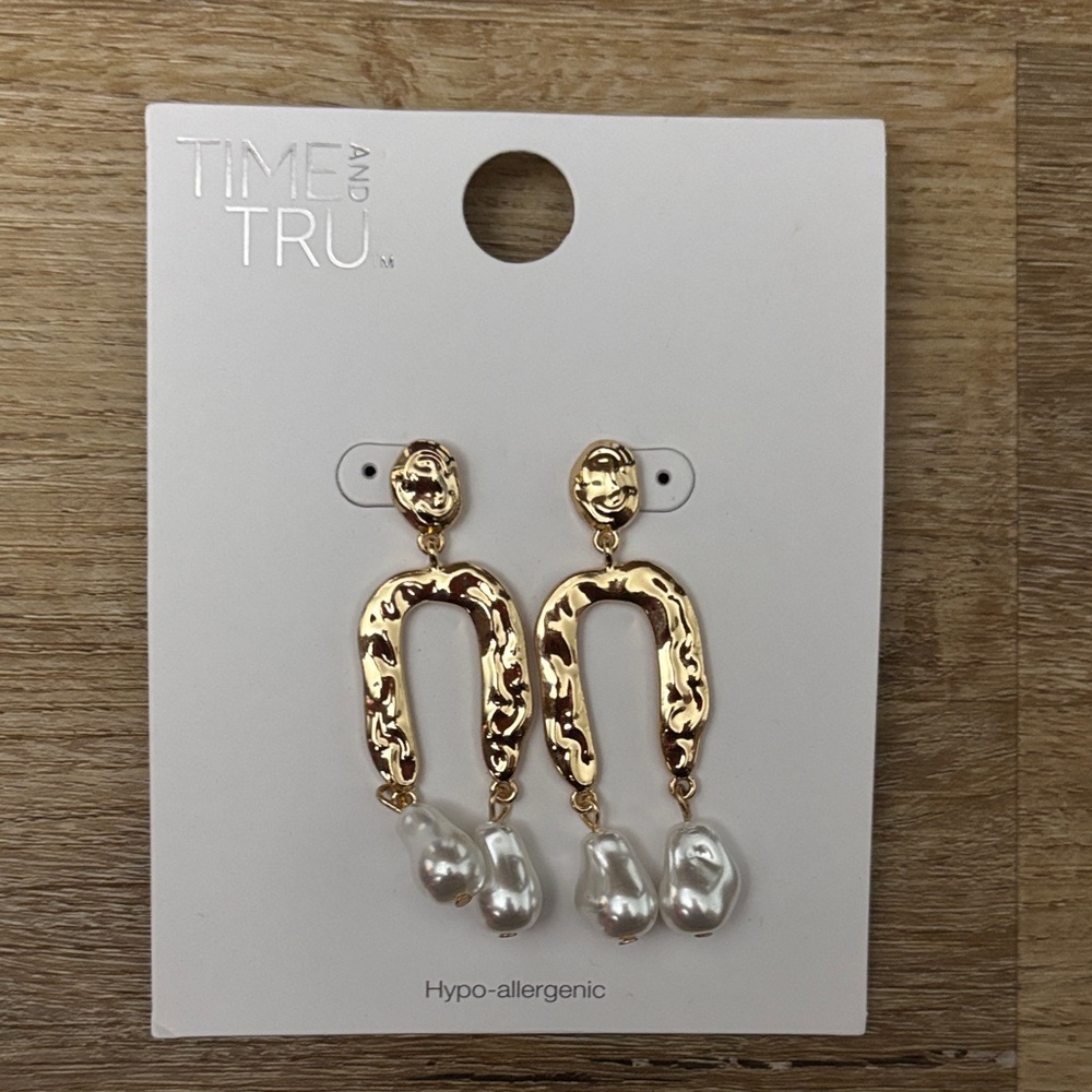 Time and Tru Gold Hammered Arch Earrings with Pearl Drops